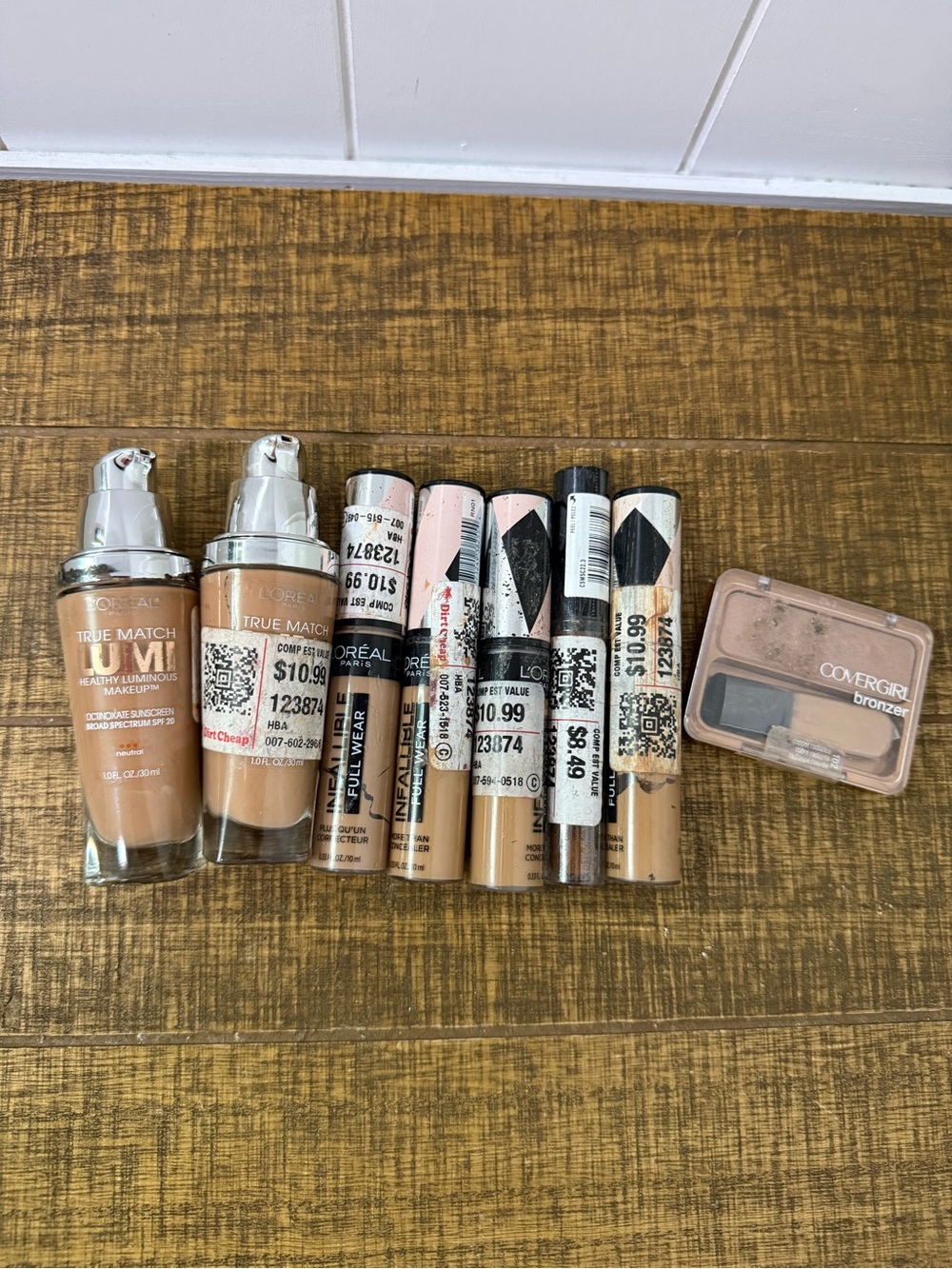 L'Oréal & CoverGirl Foundation and Concealer Bundle in Beige/Tan